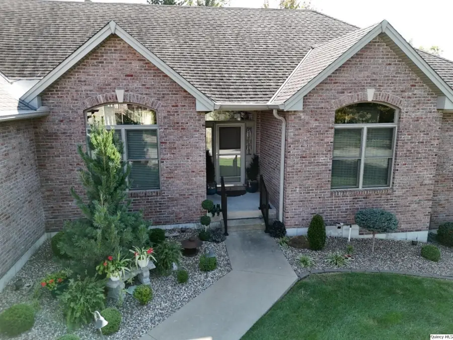 3910 Newcastle, Quincy, IL 62305 - Image #2