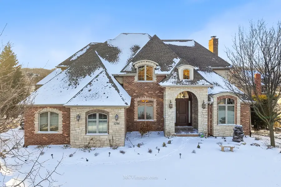 12504 Thornberry Drive, Lemont, IL 60439 - Image #2