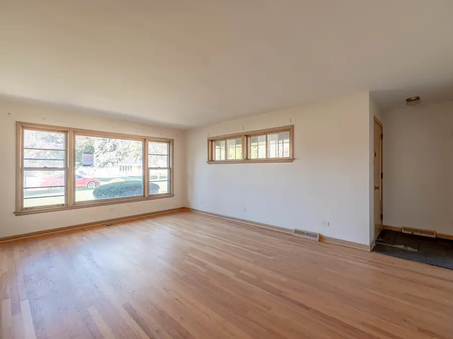 12443 S Mcvickers Avenue, Palos Heights, IL 60463 - Image #2