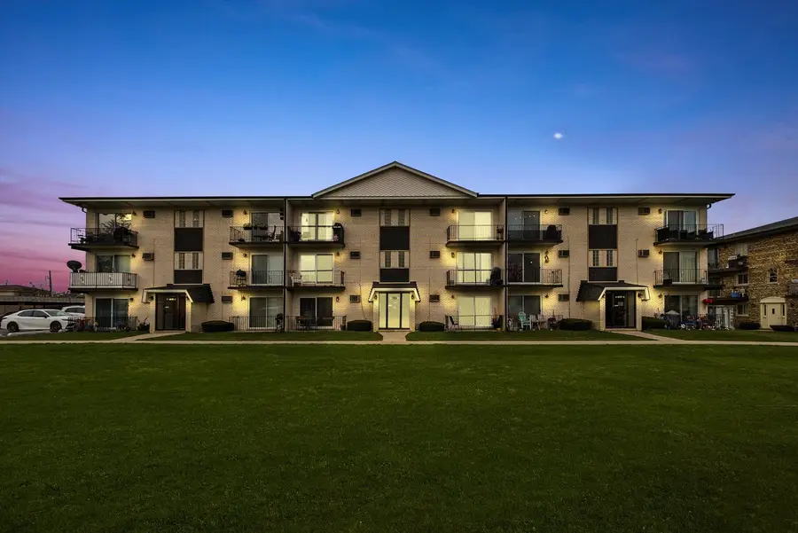 7102 W 107th Street #3F, Worth, IL 60482 - Image #2