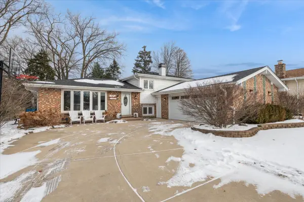 430 Valley View Drive, Downers Grove, IL 60516