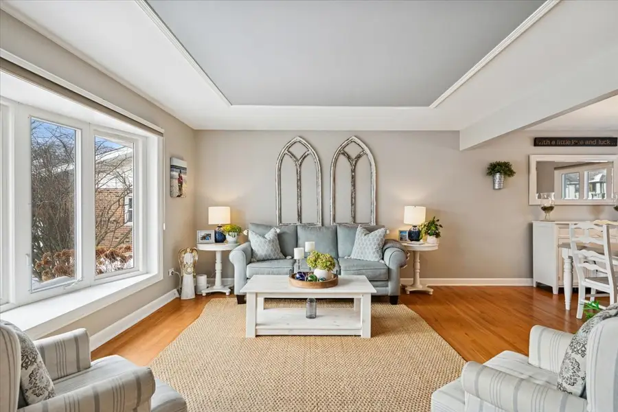 430 Valley View Drive, Downers Grove, IL 60516 - Image #2