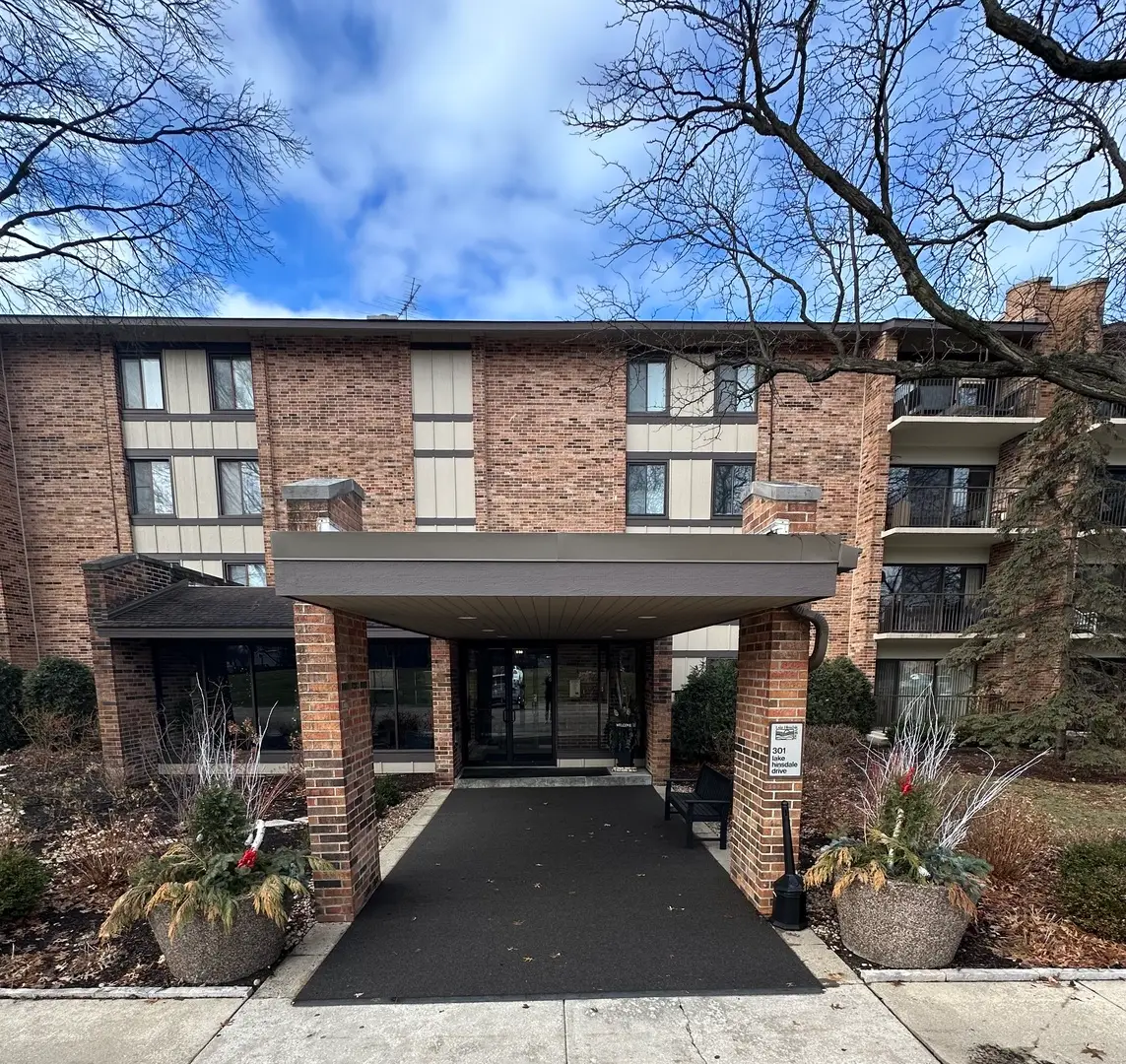 301 Lake Hinsdale Drive #108, Willowbrook, IL 60527 - Image #1