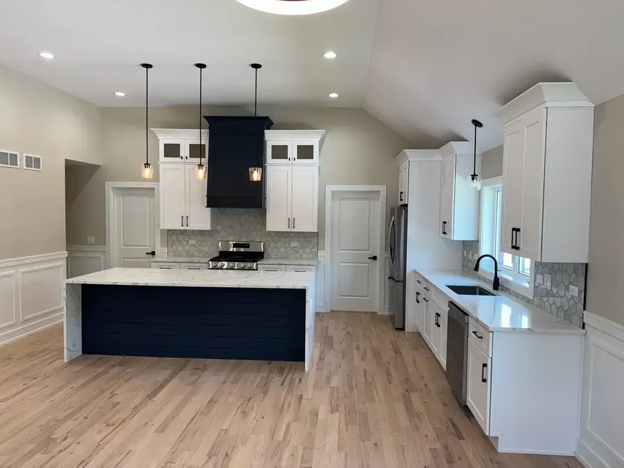 4951 W 86th Street, Burbank, IL 60459 - Image #2