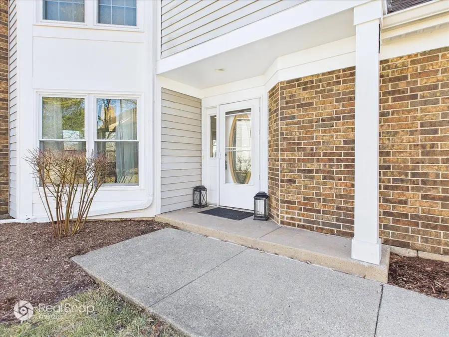 77 Willow Parkway, Buffalo Grove, IL 60089 - Image #2