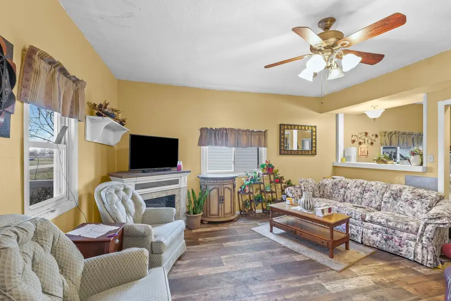 220 S Western Avenue, De Land, IL 61839 - Image #3