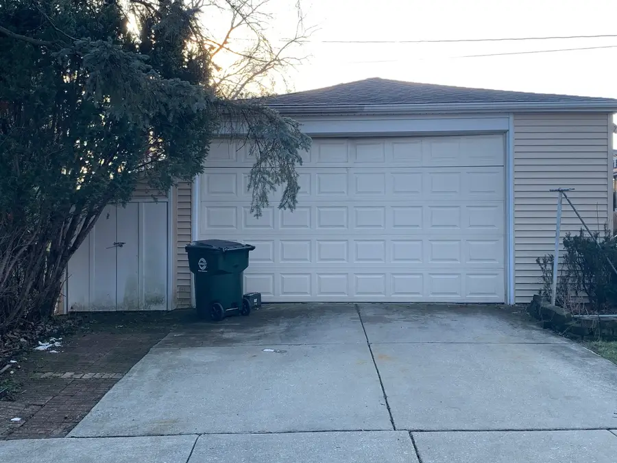 6701 W Forest View Lane, Niles, IL 60714 - Image #3