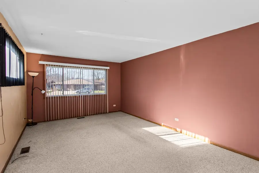 134 Virginia Court, Streamwood, IL 60107 - Image #3