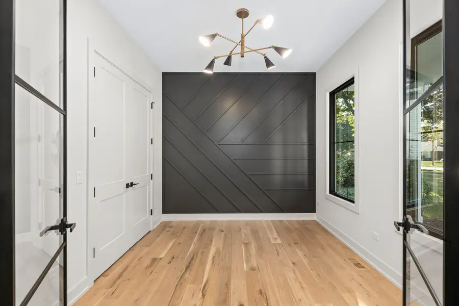 1314 N Eagle Street, Naperville, IL 60563 - Image #2