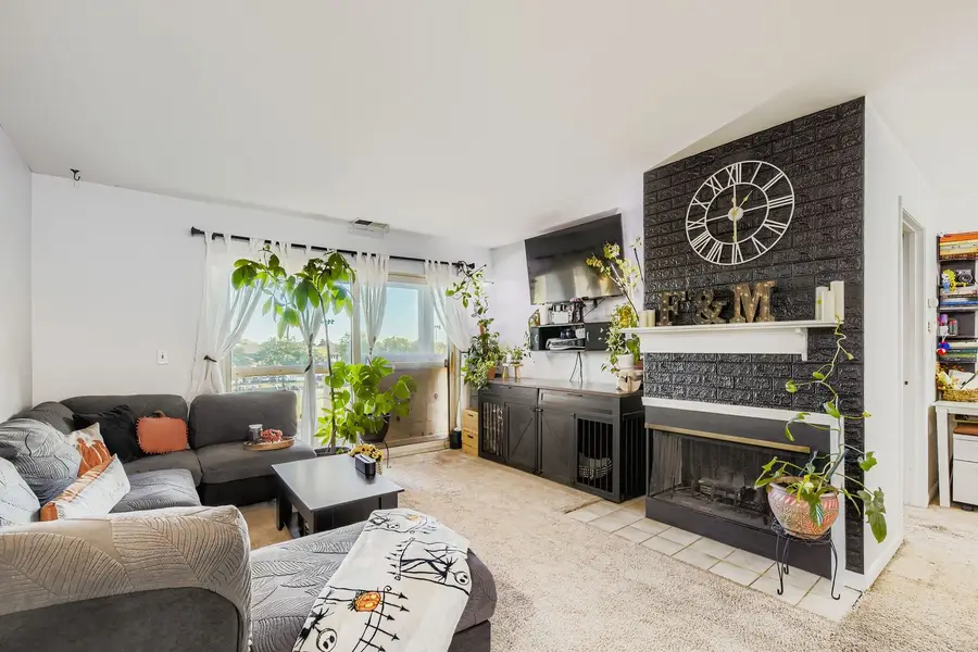 208 Glengarry Drive #304, Bloomingdale, IL 60108 - Image #2