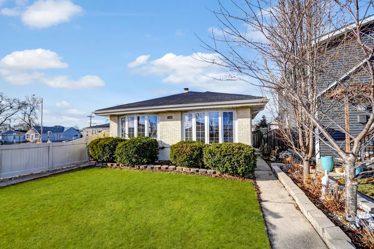 7754 S Mcvicker Avenue, Burbank, IL 60459 - Image #1