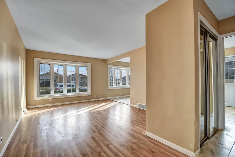 7754 S Mcvicker Avenue, Burbank, IL 60459 - Image #3