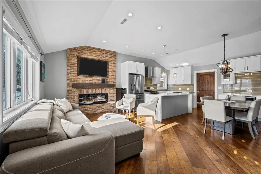 926 S Golf Cul De Sac Street, Des Plaines, IL 60016 - Image #3