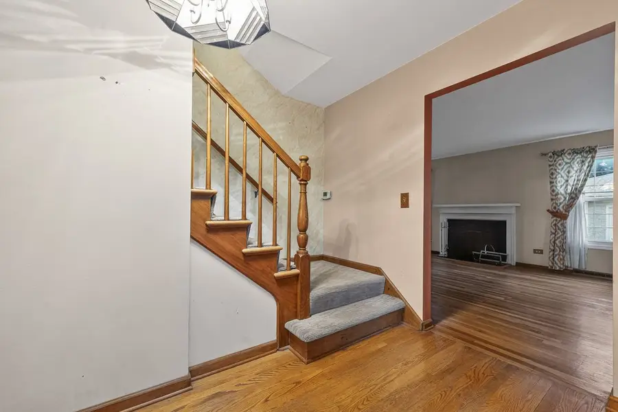 27W084 Fleming Drive, Winfield, IL 60190 - #3
