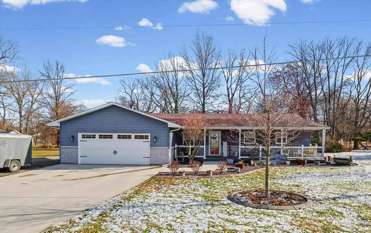 808 Spring Lake Road, Mahomet, IL 61853 - Image #1