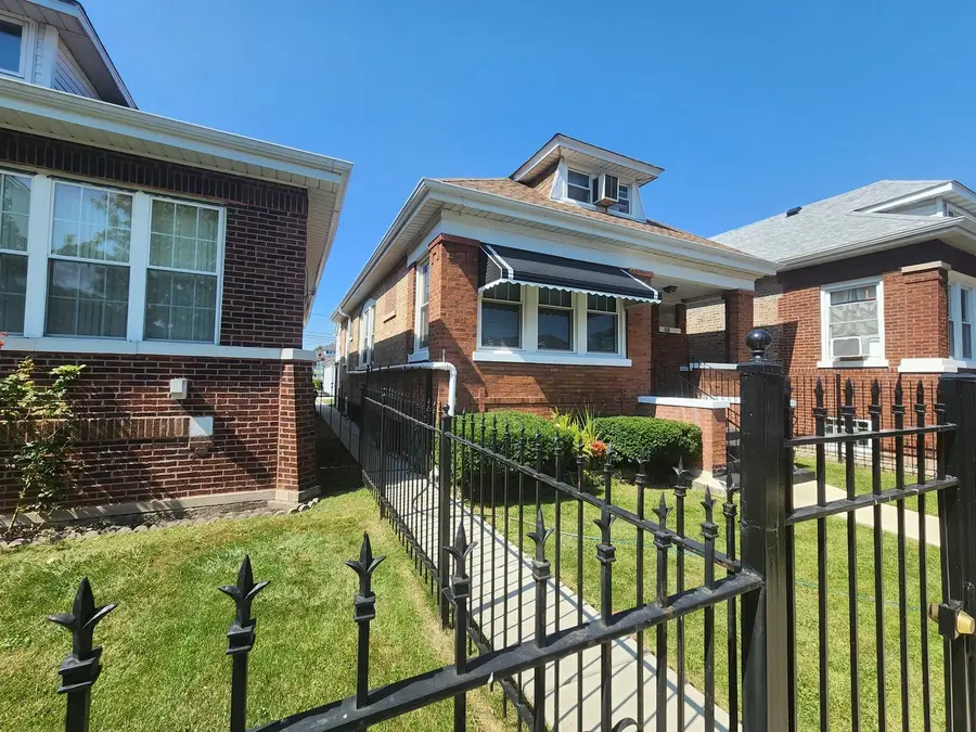 6226 S Francisco Avenue, Chicago, IL 60629 - Image #2