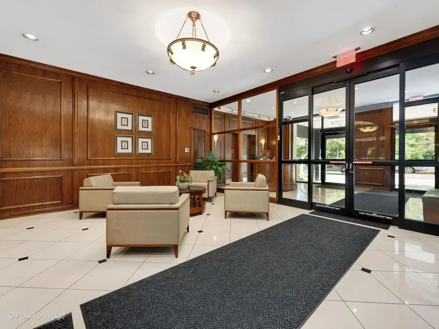 2100 N Lincoln Park West #5FN, Chicago, IL 60614 - #3