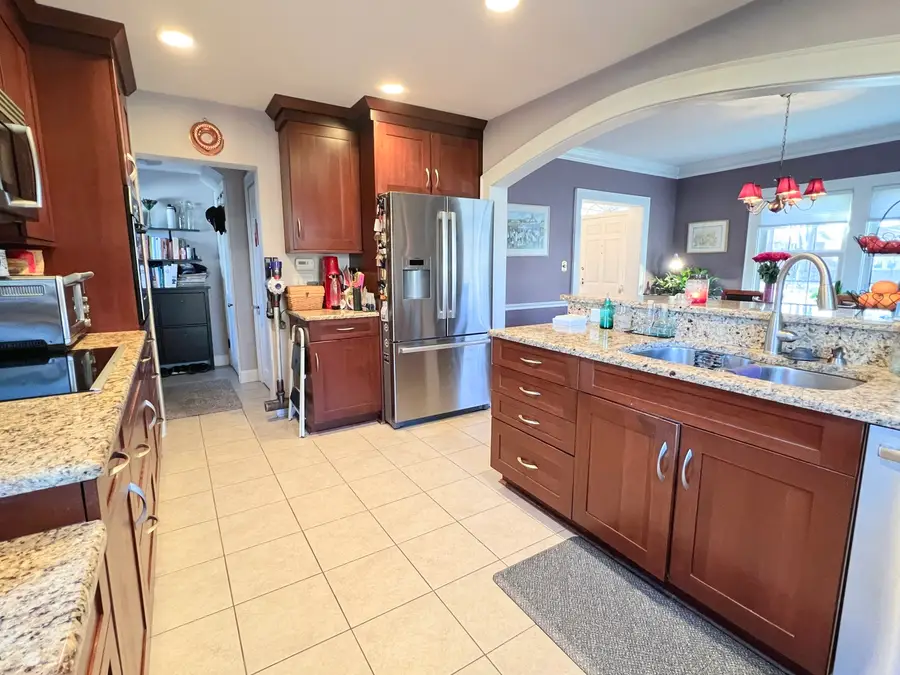 2037 Clinton Street, Rockford, IL 61103 - Image #3