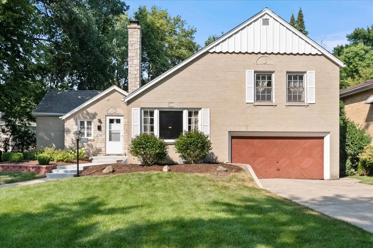 6745 N Leoti Avenue, Chicago, IL 60646 - Image #1