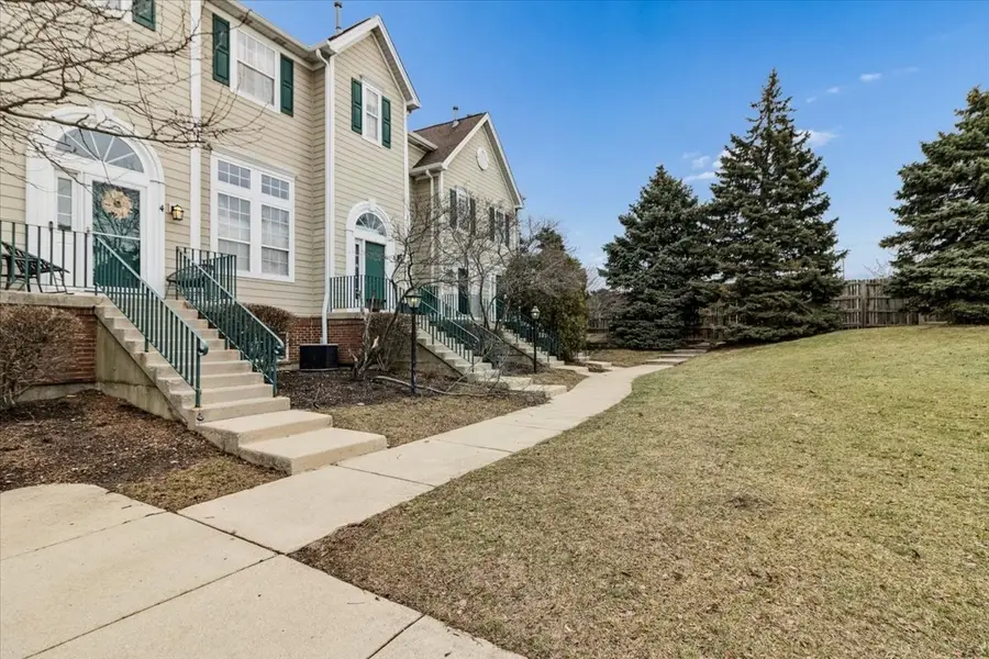 2416 Courtyard Circle #2, Aurora, IL 60506 - Image #2
