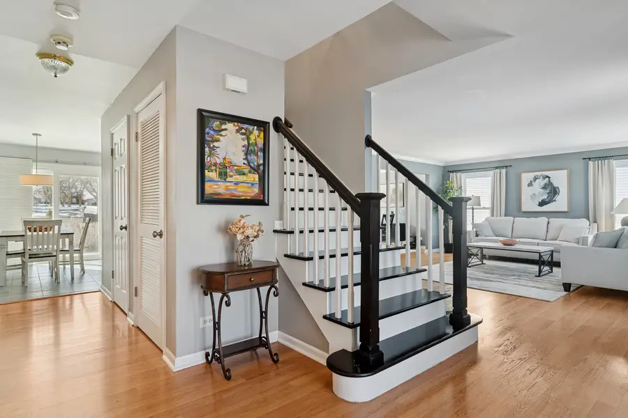 4210 N Walnut Avenue, Arlington Heights, IL 60004 - Image #2