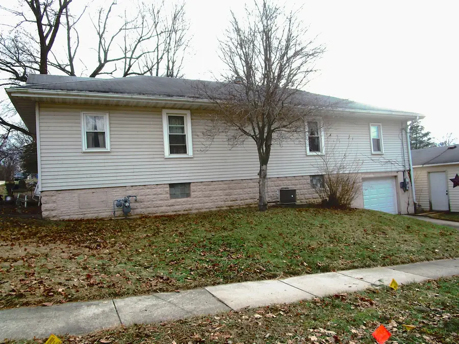 803 Madison Avenue, Dixon, IL 61021 - Image #2