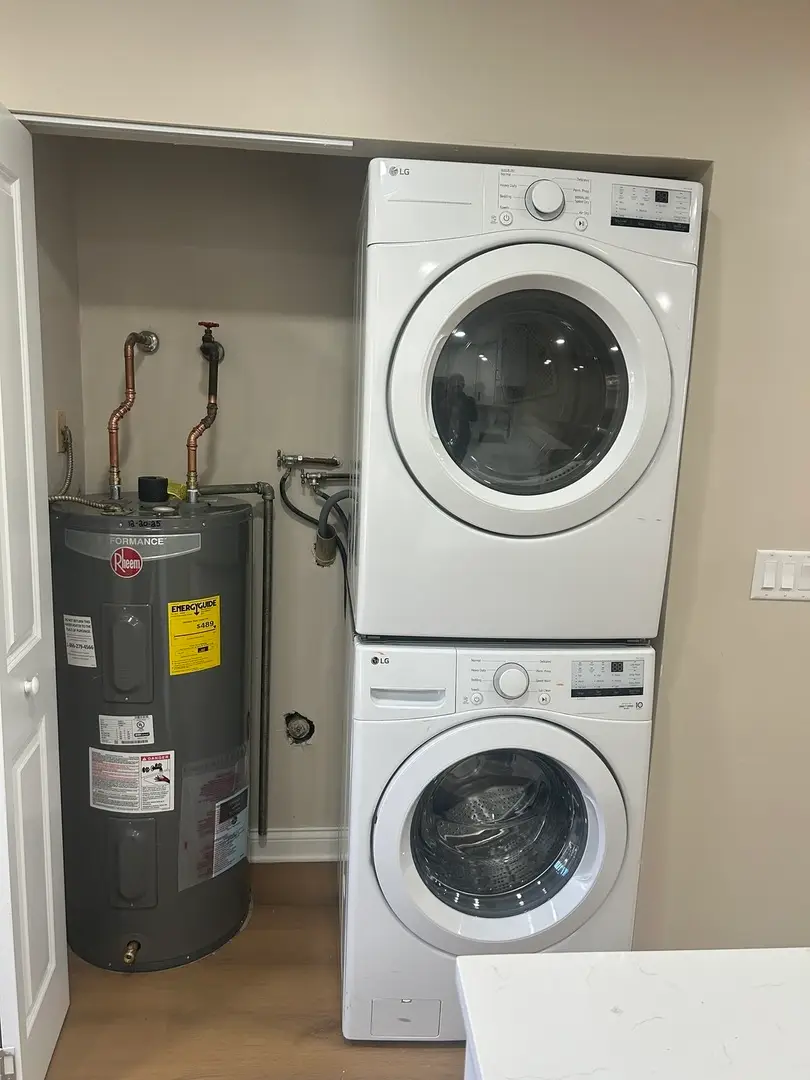 194 N Waters Edge Drive #102, Glendale Heights, IL 60139 - Image #3