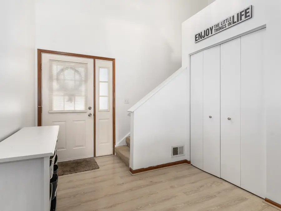 2752 Mcclennan Court, Naperville, IL 60563 - Image #3