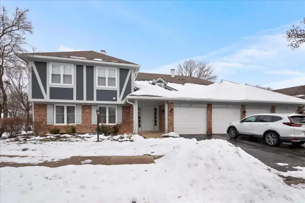 226 Coventry Circle #148, Vernon Hills, IL 60061