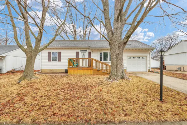 902 Oakcrest Drive, Champaign, IL 61821