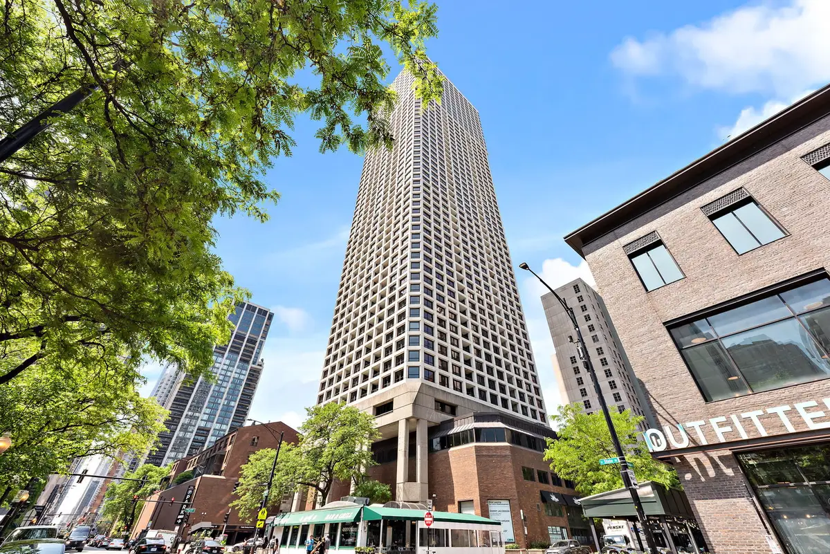 1030 N State Street #17K, Chicago, IL 60610 - Image #1