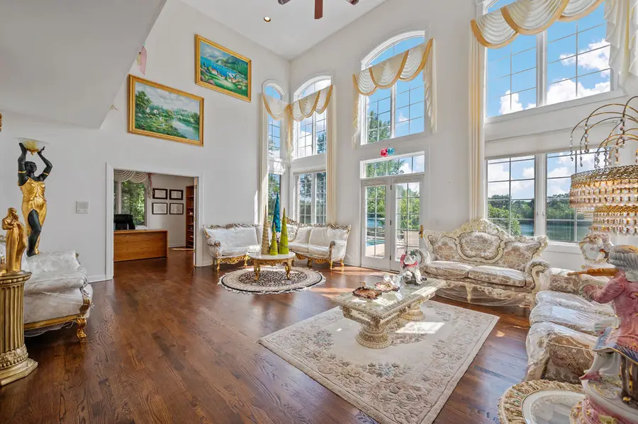 28951 Forest Lake Lane, Libertyville, IL 60048 - Image #3