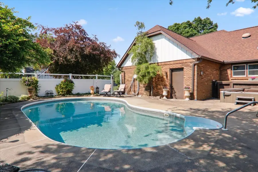 2215 Woodfield Road, Bloomington, IL 61704 - Image #2