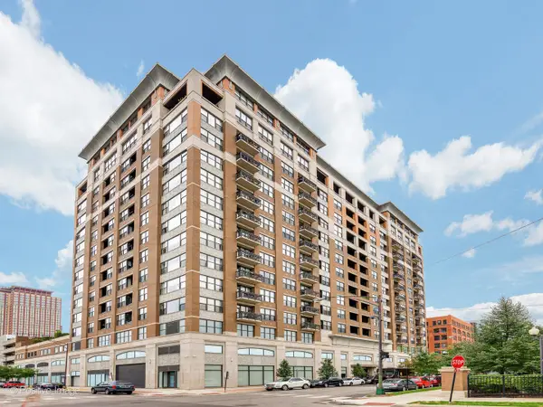 849 N Franklin Street #418, Chicago, IL 60610