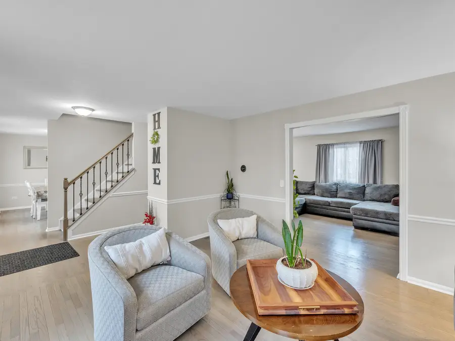 6930 Bennington Drive, Gurnee, IL 60031 - Image #3