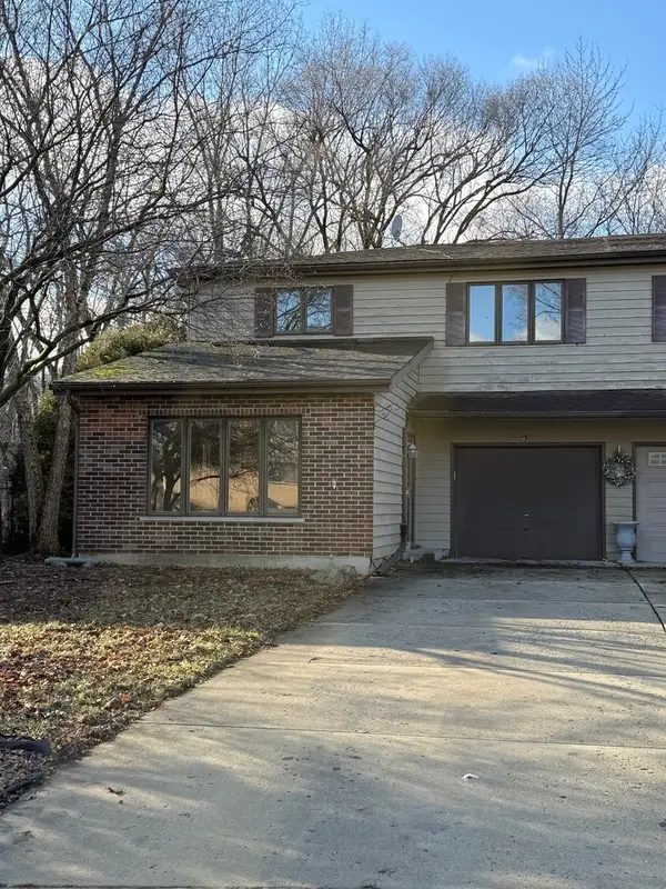 306 Brookdale Drive #A, Bloomingdale, IL 60108
