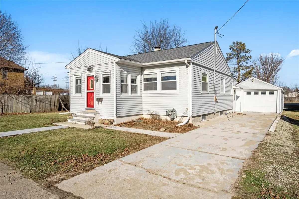 909 E Railroad Street, Sandwich, IL 60548 - Image #1
