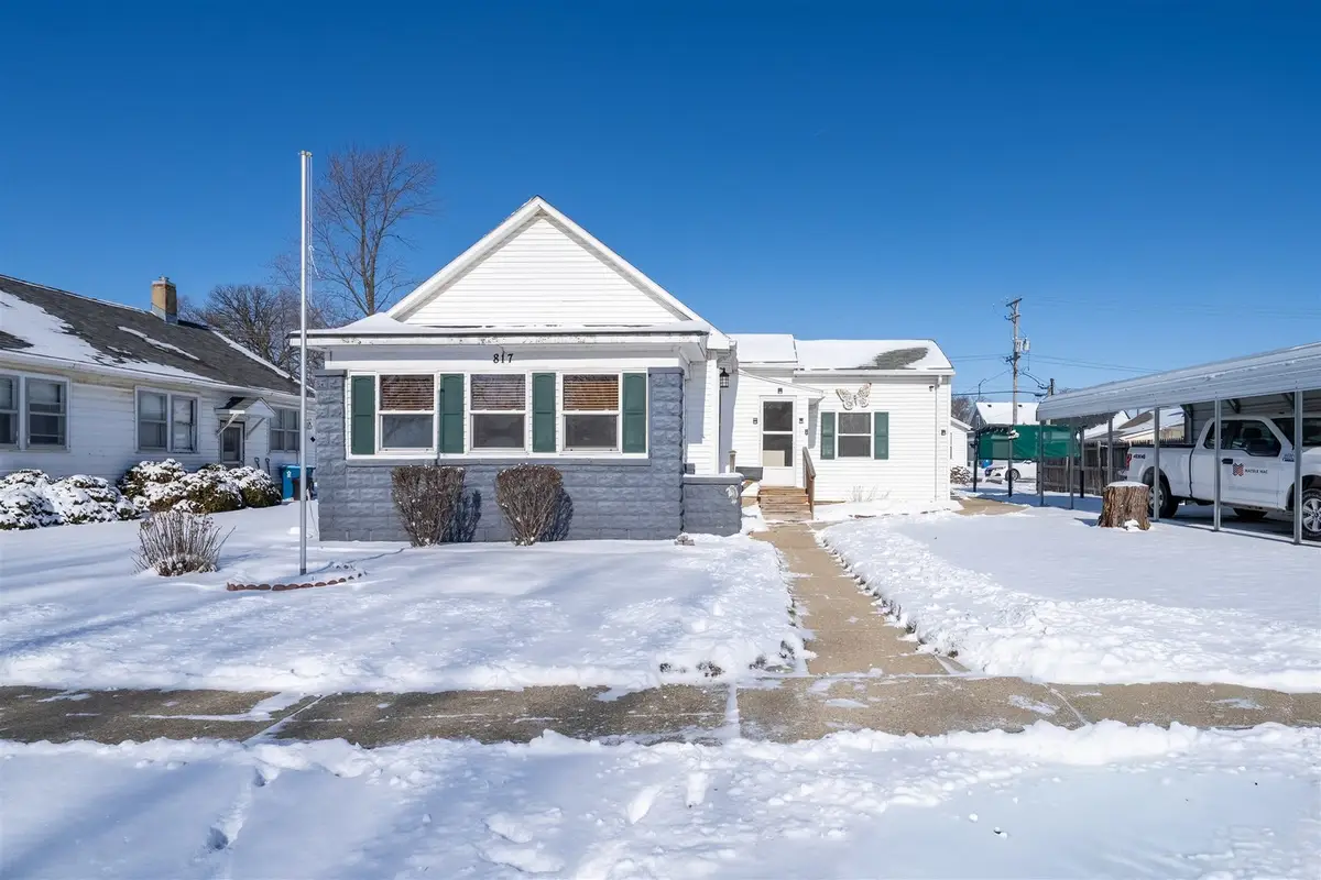 817 W Madison Street, Pontiac, IL 61764 - Image #1