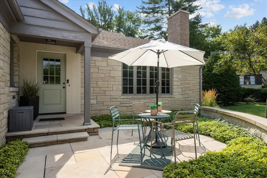 416 Pine Manor Drive, Wilmette, IL 60091 - Image #2