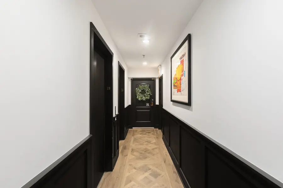 221 E Walton Place #19E, Chicago, IL 60611 - Image #2