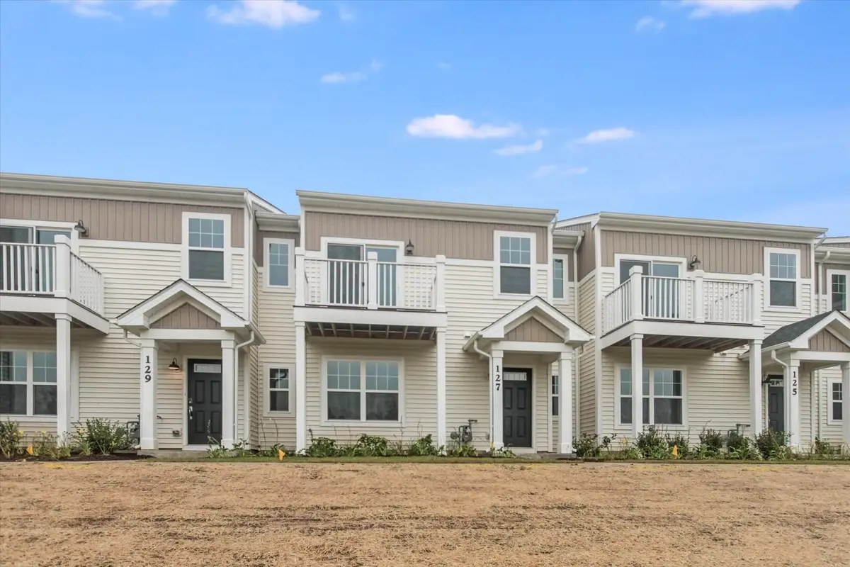 424 Comstock Road, South Elgin, IL 60177 - Image #1