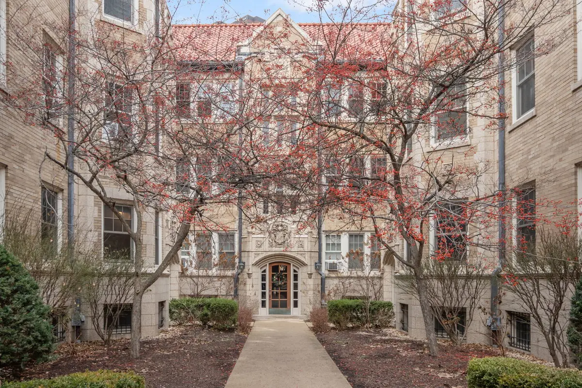 538 W Brompton Avenue #2E, Chicago, IL 60657 - Image #1