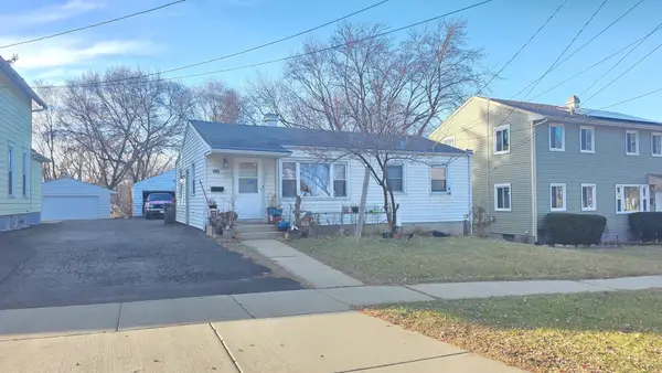 918 Lavoie Avenue, Elgin, IL 60120