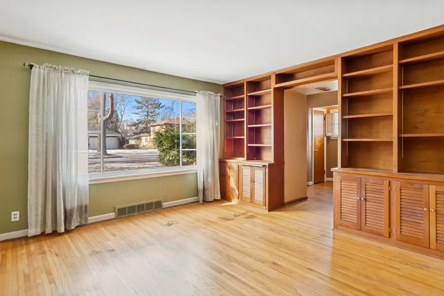 210 S Gladstone Avenue, Aurora, IL 60506 - Image #2