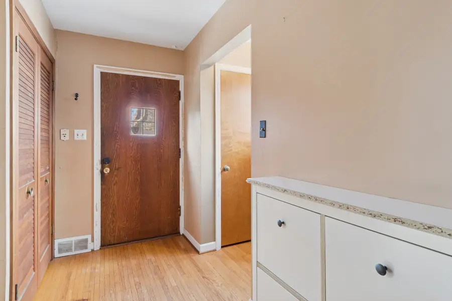 210 S Gladstone Avenue, Aurora, IL 60506 - Image #3