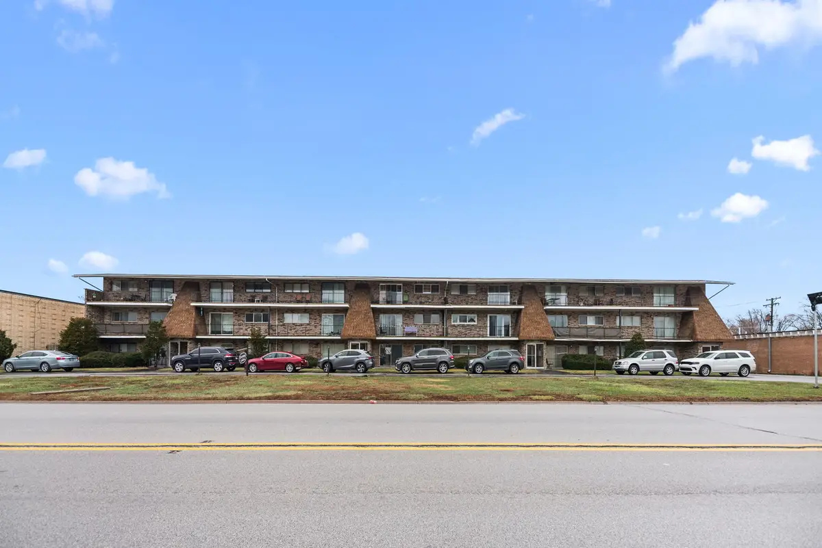 15319 Dr. Martin Luther King Jr. Drive #16, Dolton, IL 60419 - Image #1