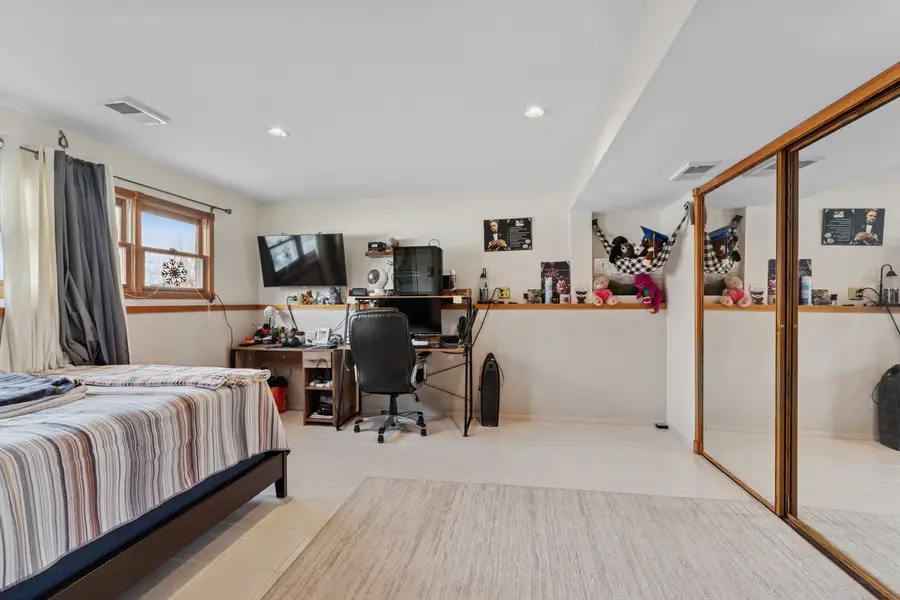 341 Woodlyn Drive, Aurora, IL 60505 - Image #2