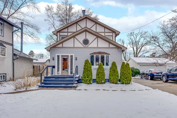 584 S 4th Avenue, Des Plaines, IL 60016