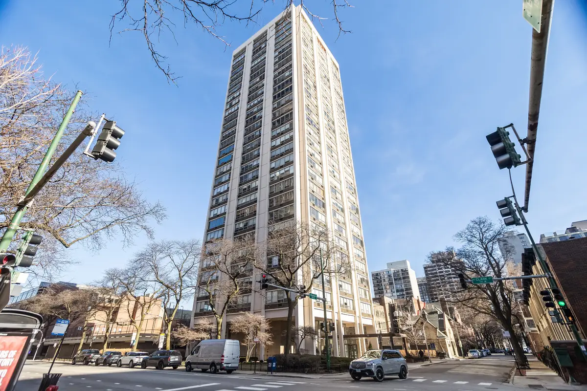70 W Burton Place #704F, Chicago, IL 60610 - Image #1