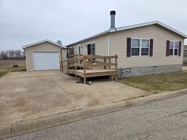 106 Champion Drive, Chenoa, IL 61726